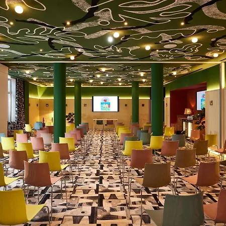 Hotel Mama Shelter 4*