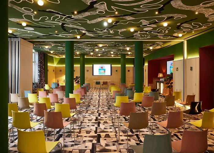 Hotel Mama Shelter 4*