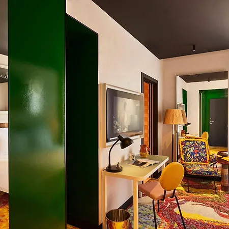 Hotel Mama Shelter 4*