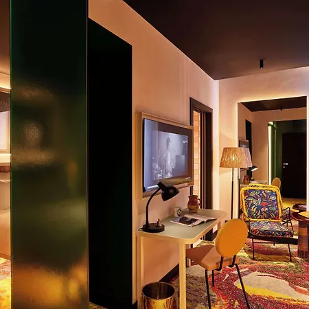 Hotel Mama Shelter 4*