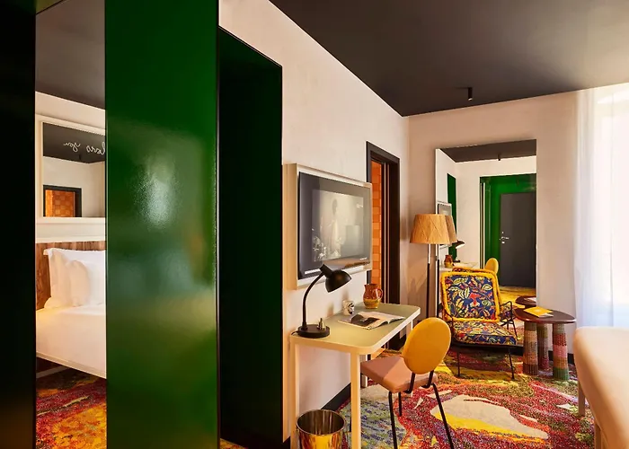 فندق Mama Shelter 4*