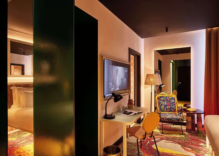 فندق Mama Shelter 4*
