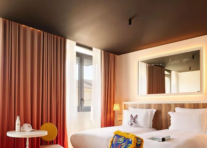 فندق Mama Shelter 4*