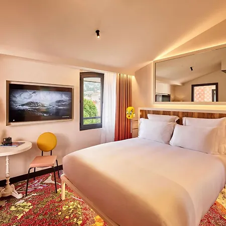 Hotel Mama Shelter 4*